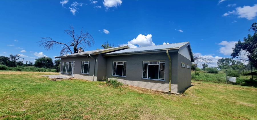 3 Bedroom Property for Sale in Bloemfontein Rural Free State